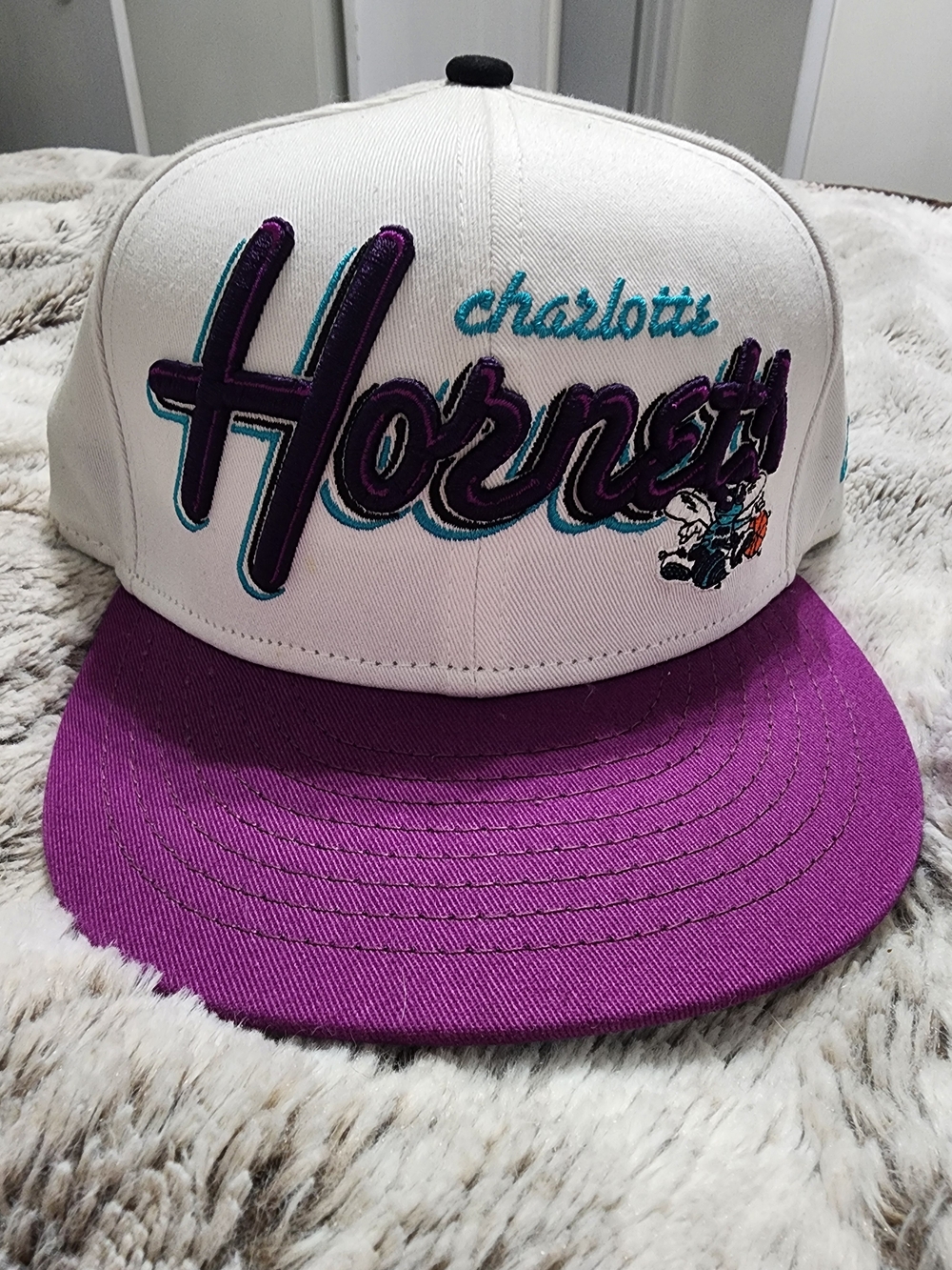 Charlotte Hornets White and Purple Snapback Hat YOUTH